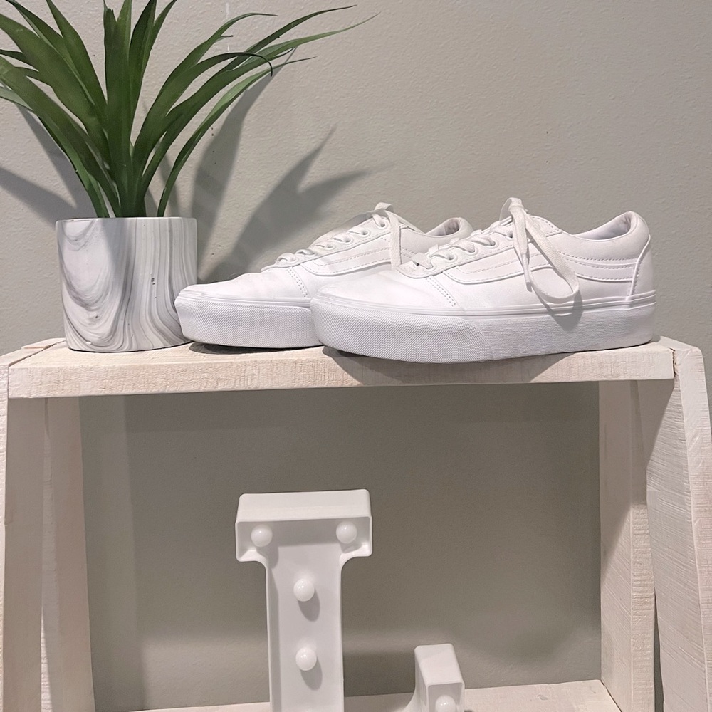white lace up vans!